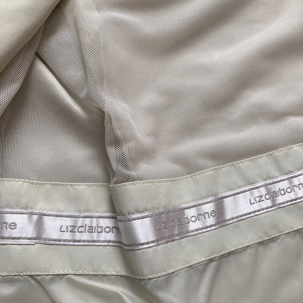 Liz Claiborne Lightweight Hooded Coat (like new) - Picture 7 of 8